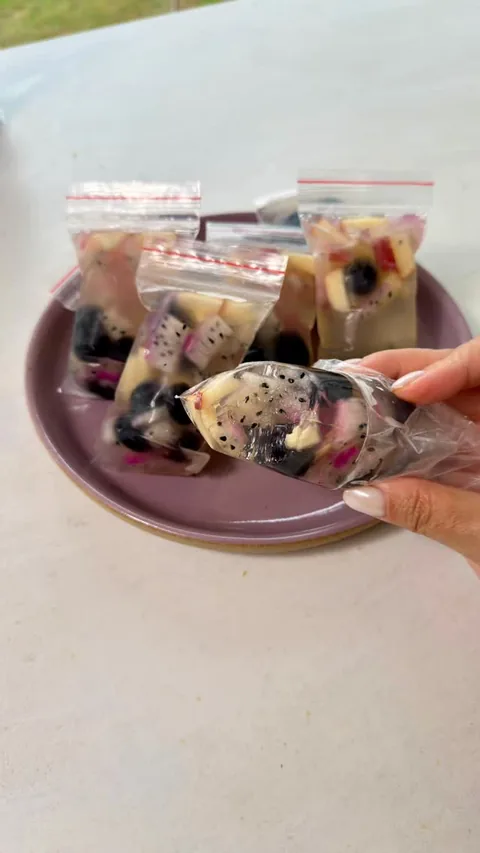 Saquinho de gelatina com frutas, receita de Lanna Schneider