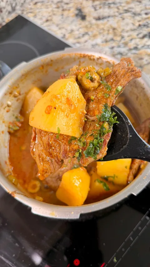 Bife na panela de pressão, receita de Lanna Schneider